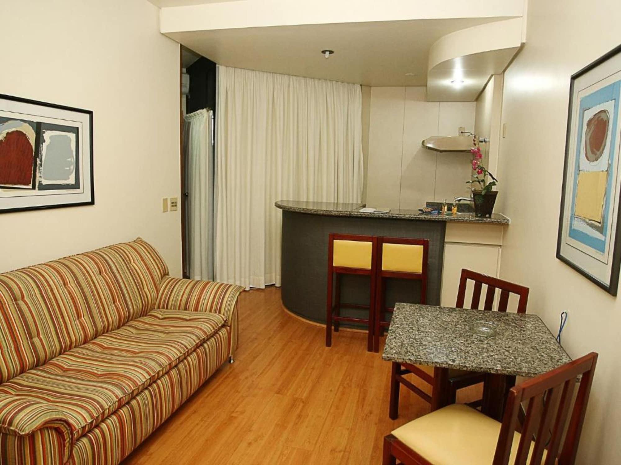 Cheverny Apart Hotel เบโลโอรีซอนชี ภายนอก รูปภาพ